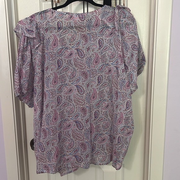 Trendy Ruffle Top - Picture 3 of 3